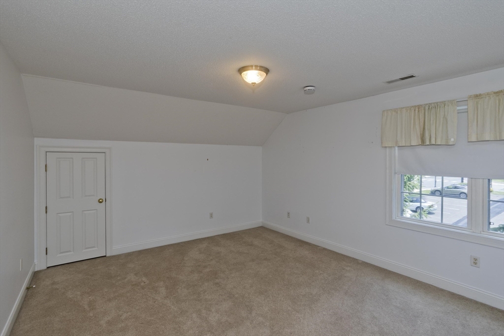 102 Lyman St # 102 Property Photo 29