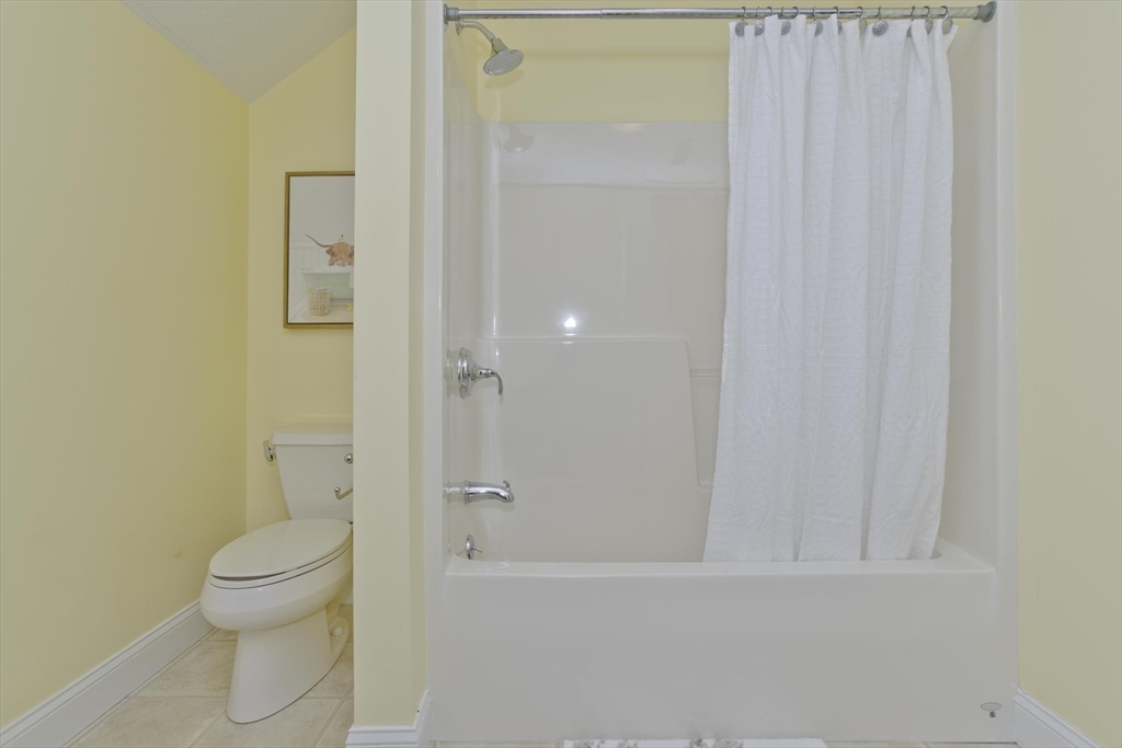 102 Lyman St # 102 Property Photo 34