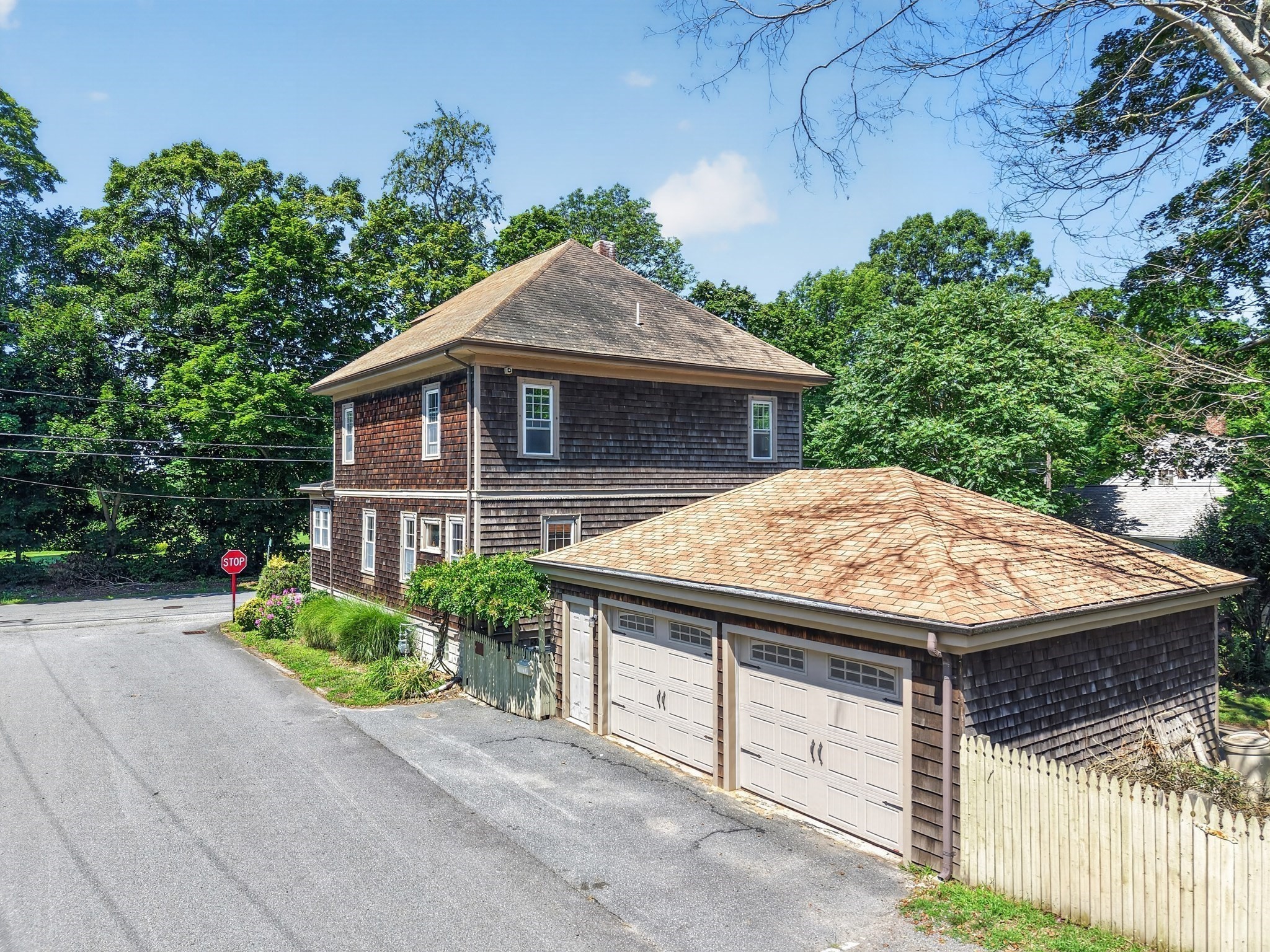 594 Slocum Rd Property Photo 5