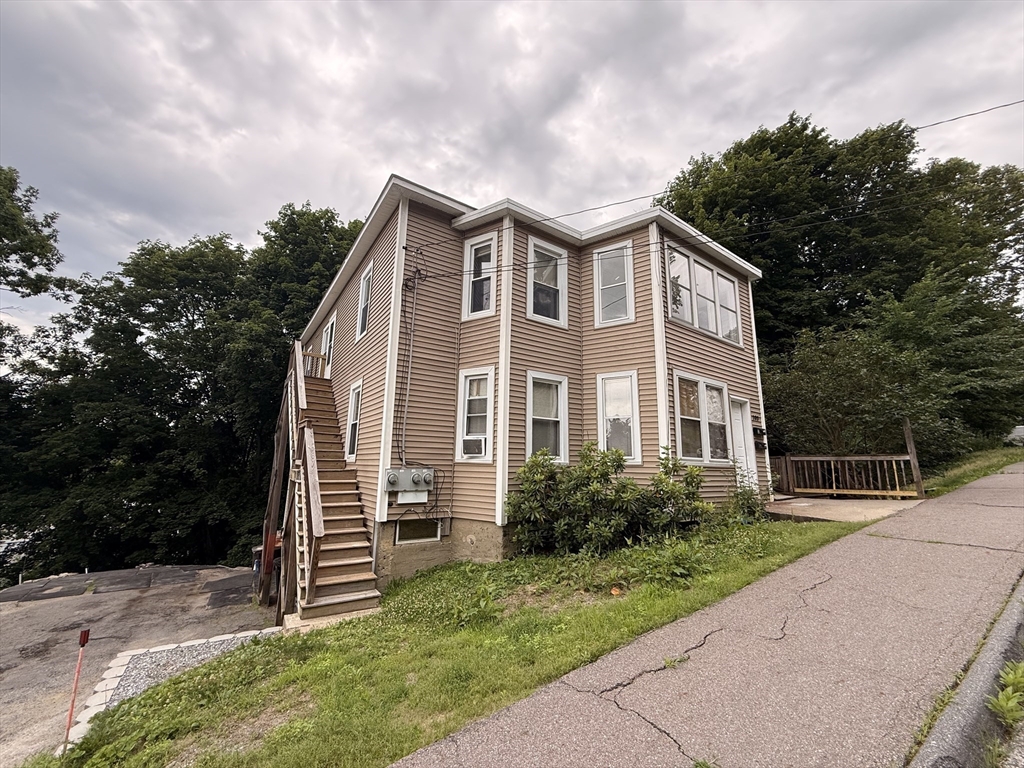 105 Grant St Property Photo 1