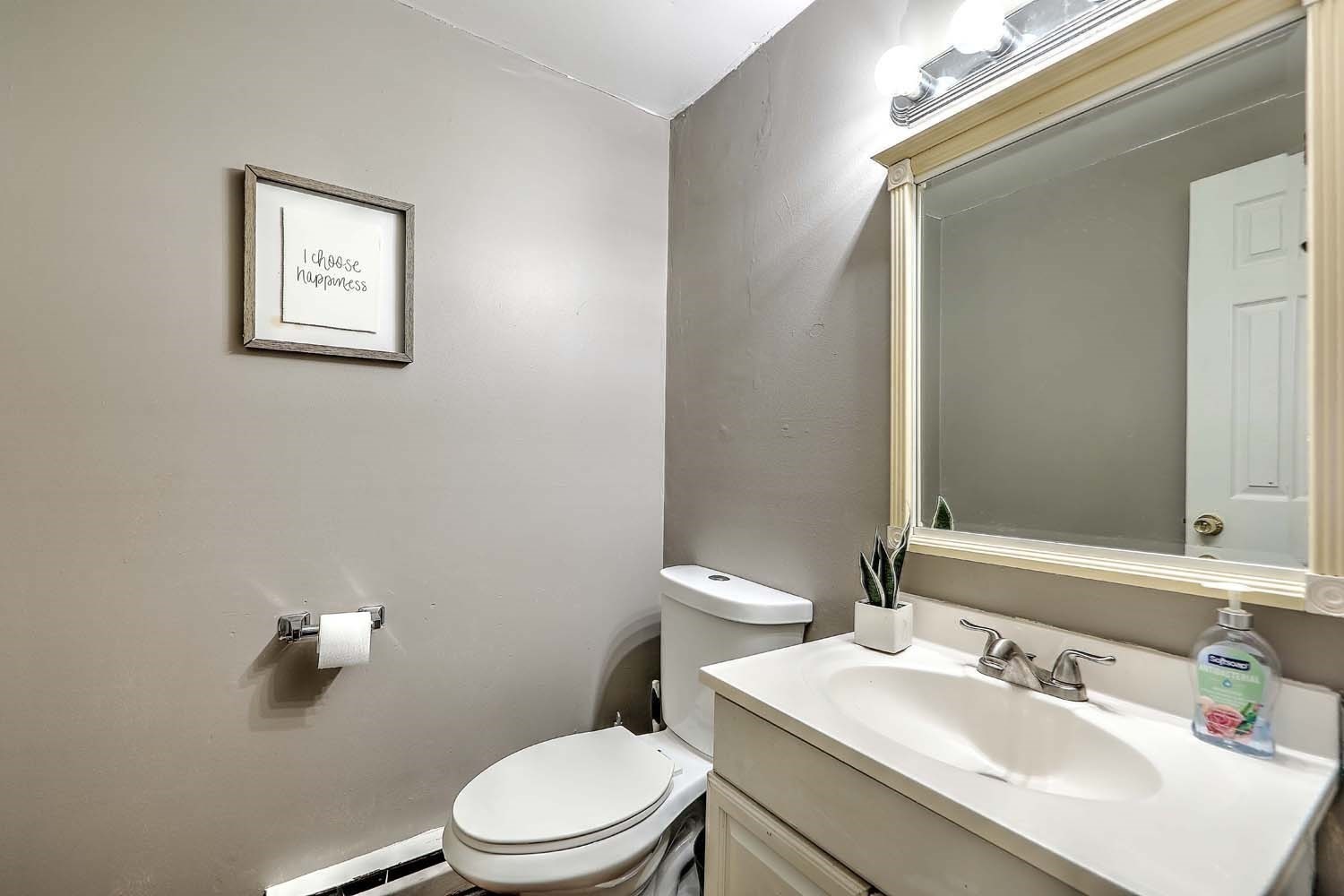 52 Nancy # 8 Property Photo 11