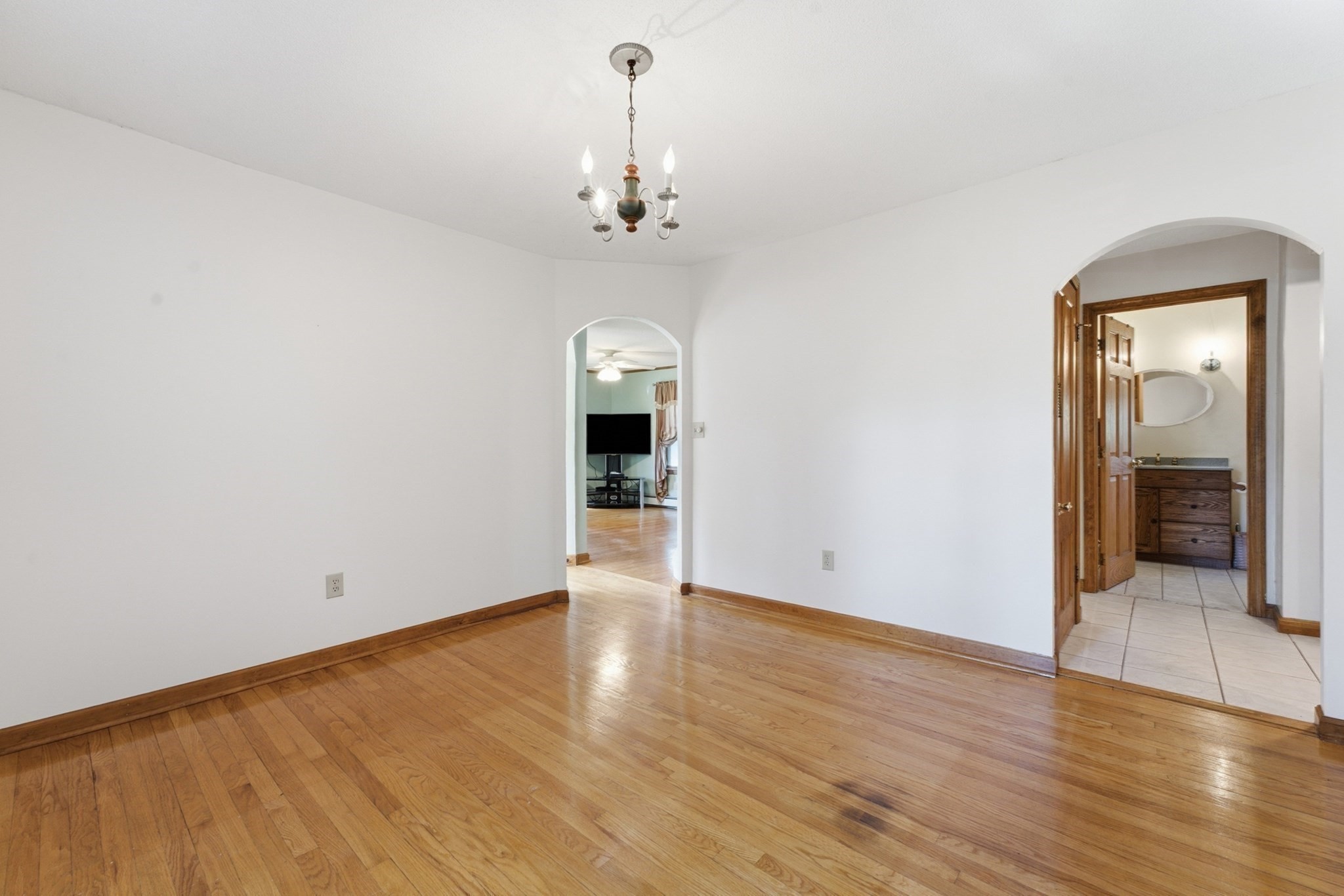 175 Granby Road Property Photo 9