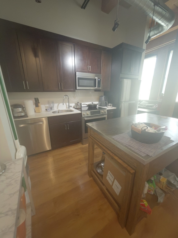 49 Melcher # 407 Property Photo 3