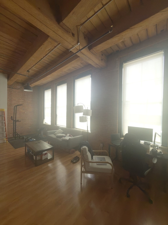 49 Melcher # 407 Property Photo 5