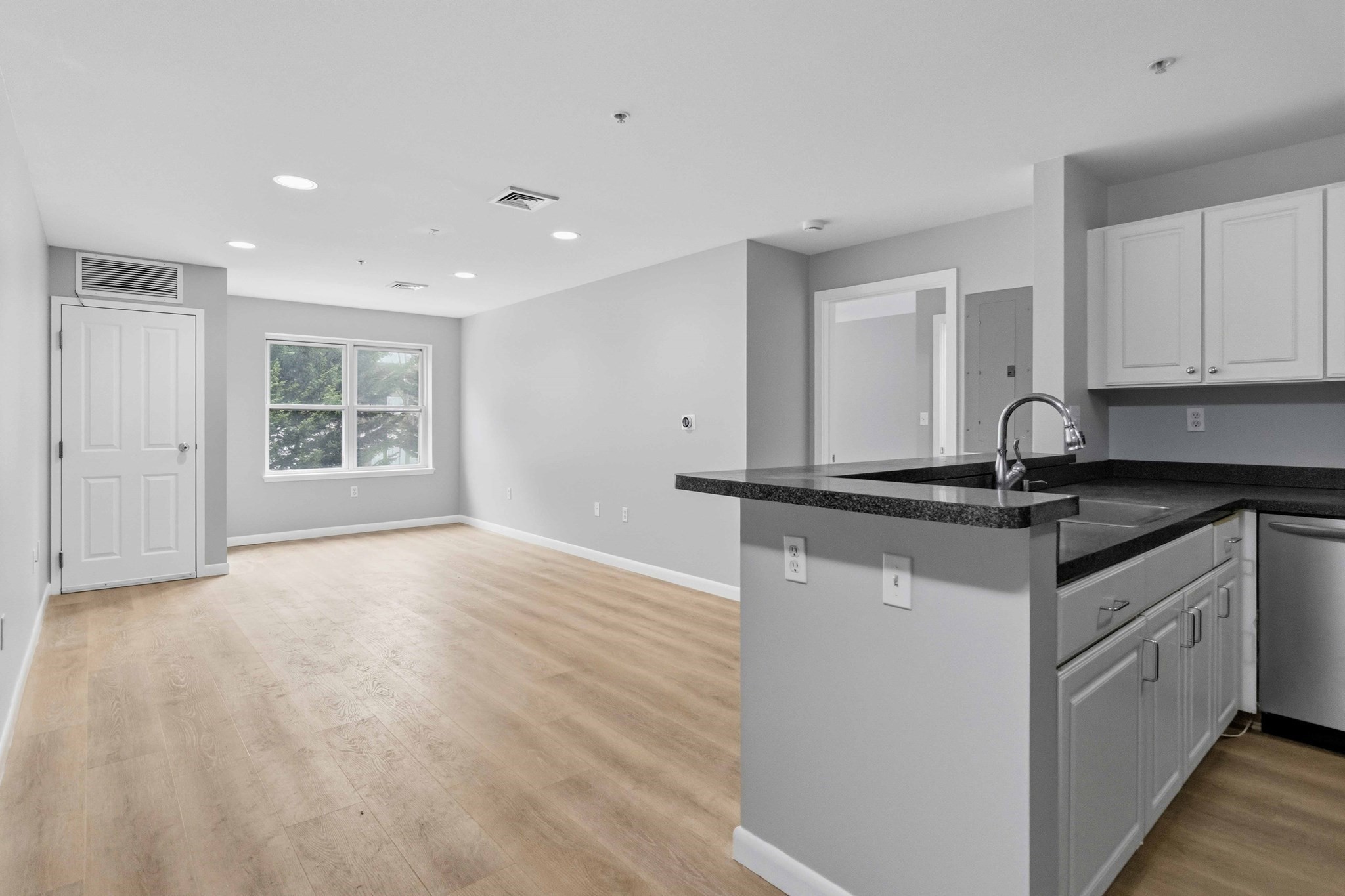 30 Franklin St # 116 Property Photo 4