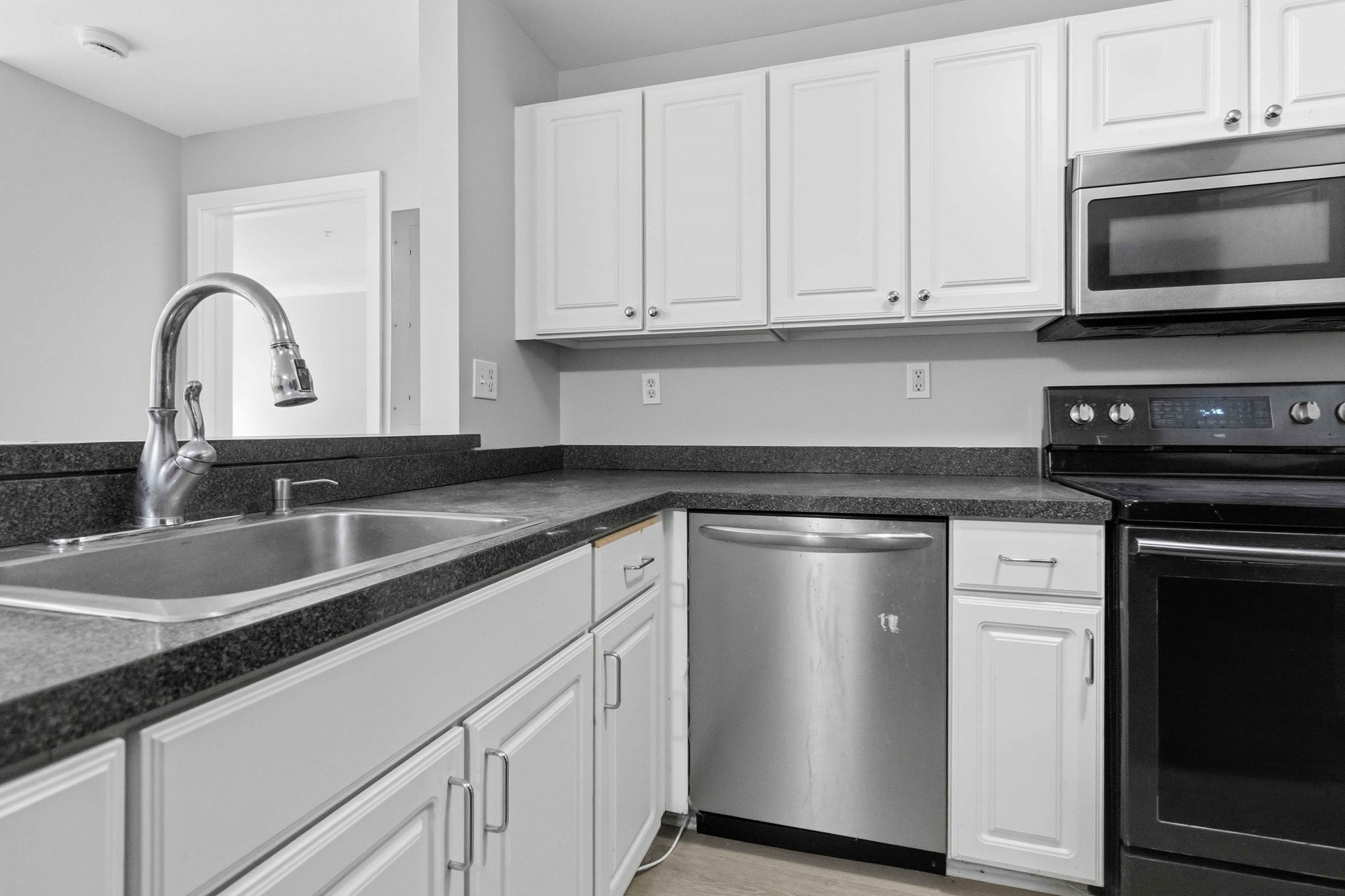 30 Franklin St # 116 Property Photo 11