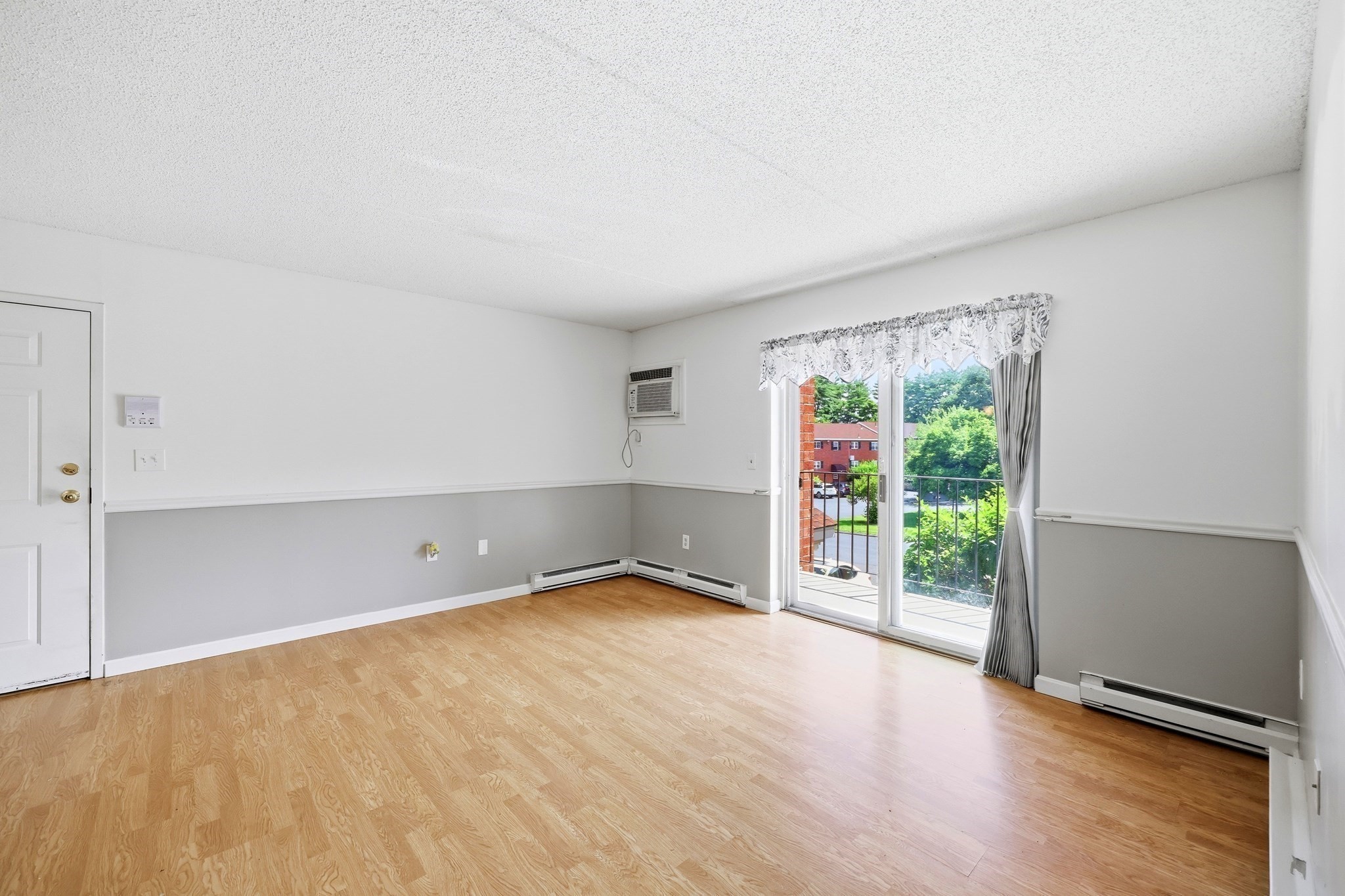 36 Maple Crest Cir # F Property Photo 4