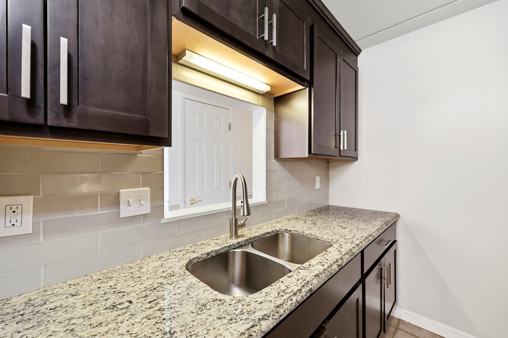 36 Maple Crest Cir # F Property Photo 9