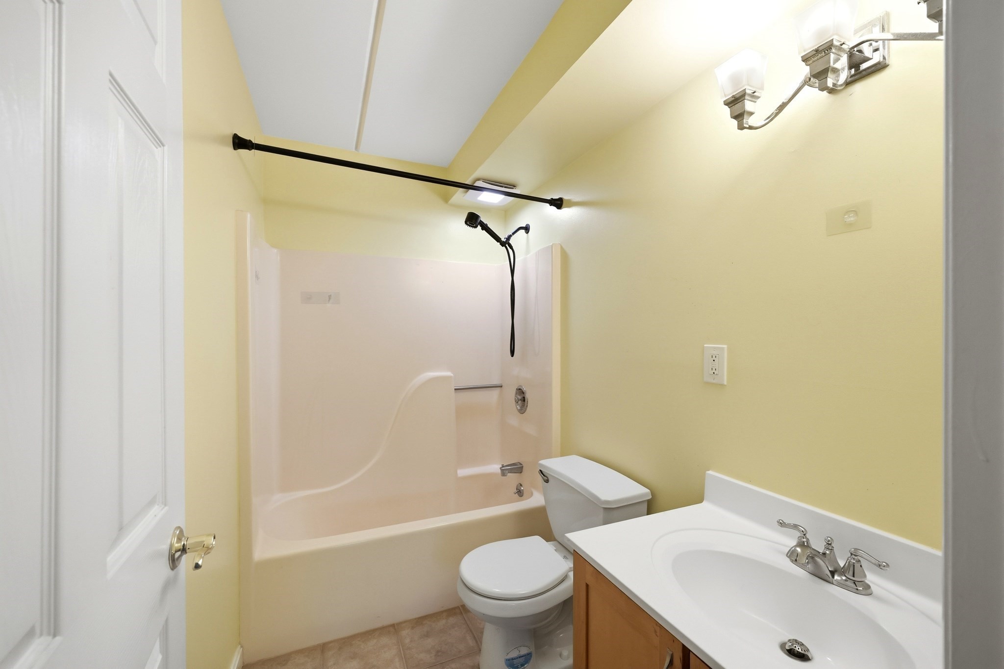 36 Maple Crest Cir # F Property Photo 16