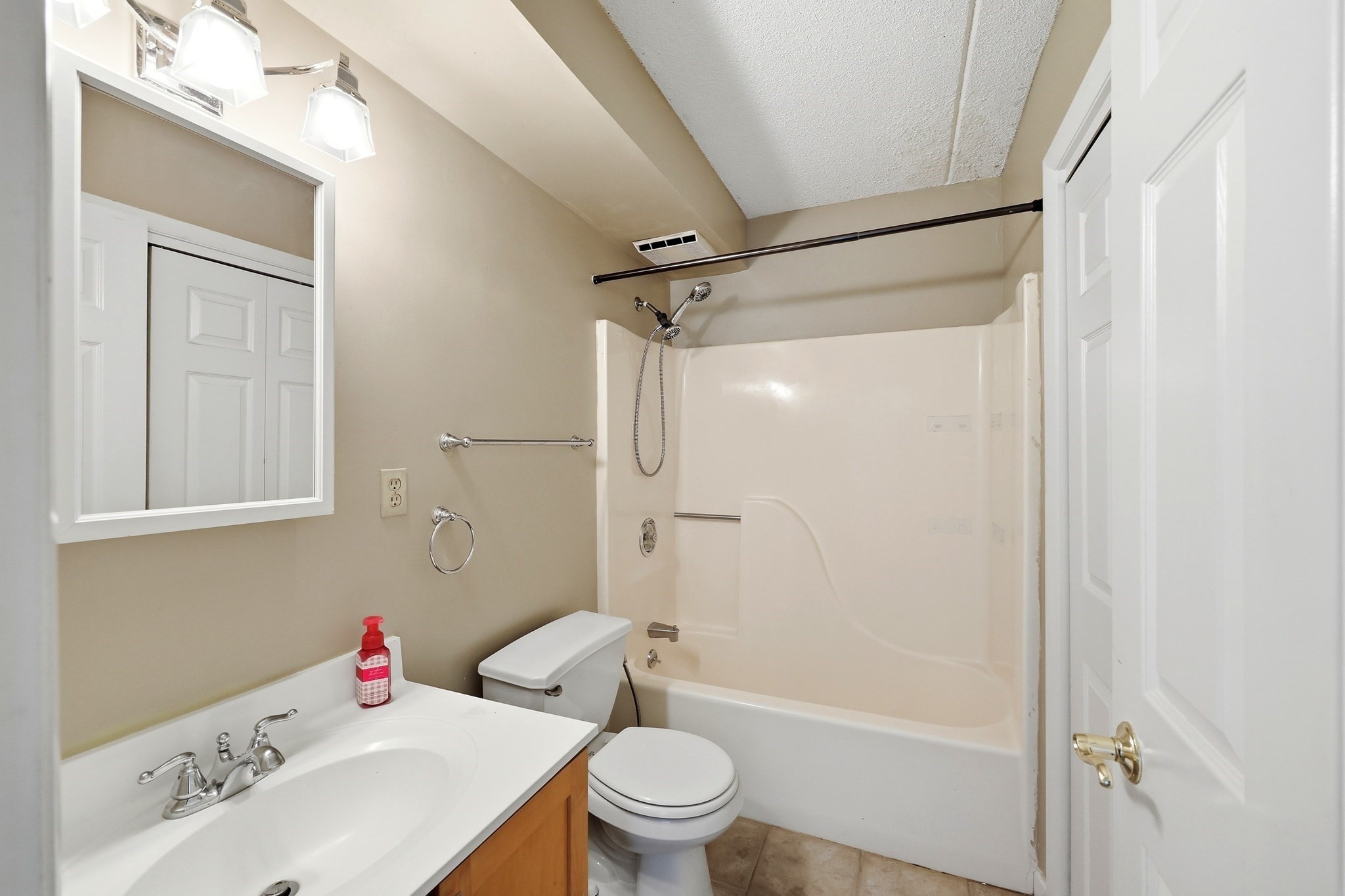 36 Maple Crest Cir # F Property Photo 22