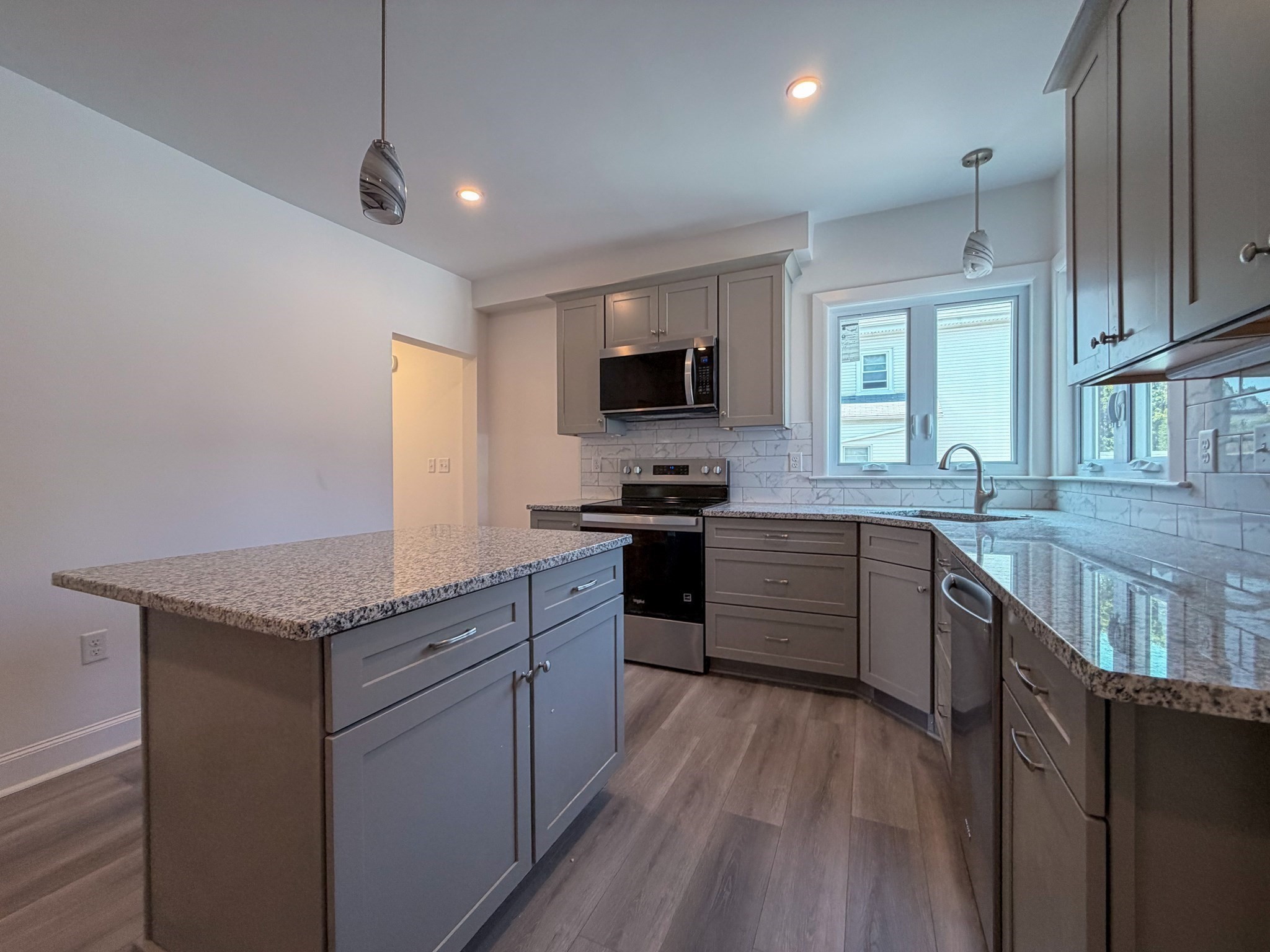 100 Sheridan Ave # 100 Property Photo 1