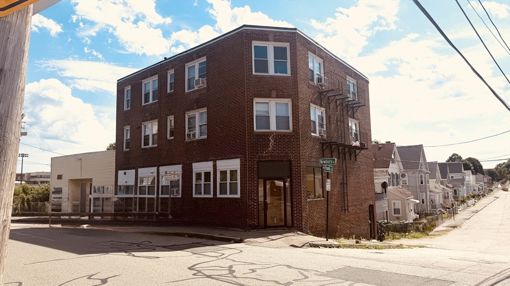 99 Newbury Ave Property Photo 1