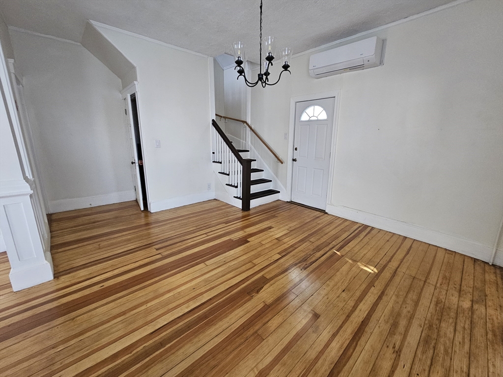 168 Spring St Property Photo 6