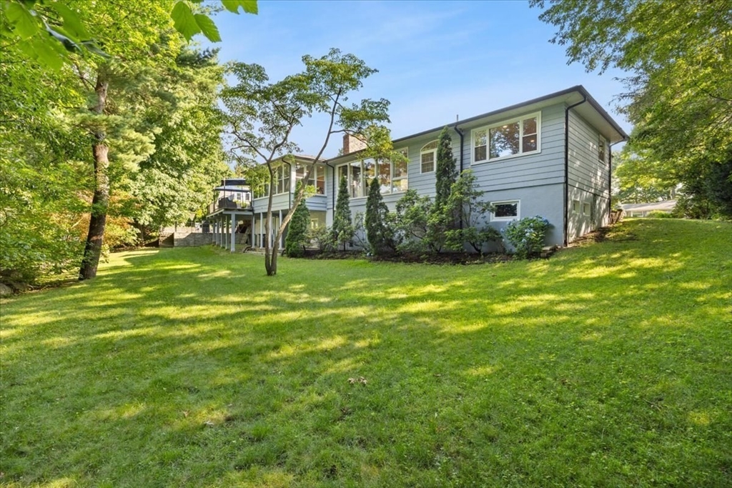 135 Fairview Ave. Property Photo 4