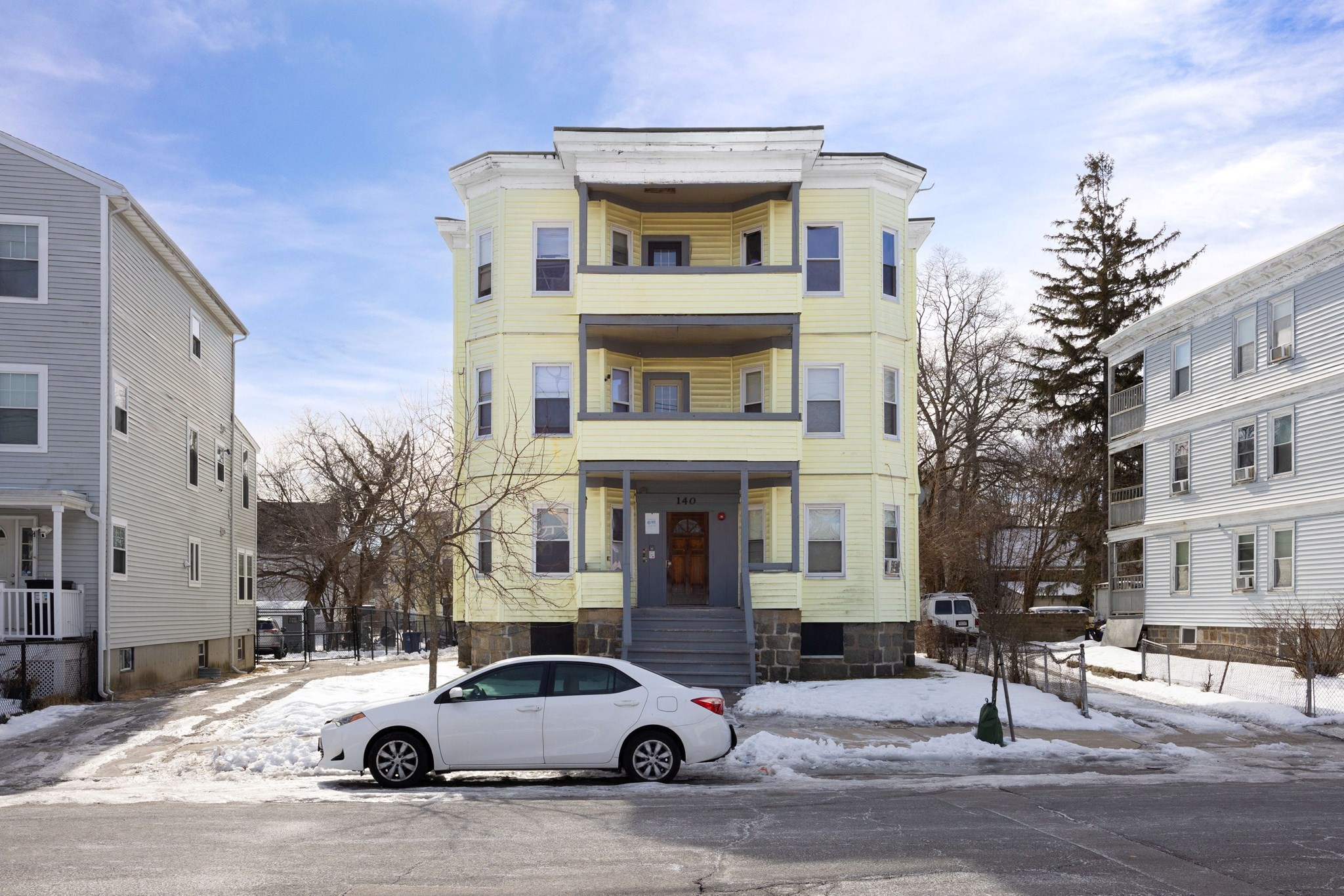 140 Callender St Property Photo 1