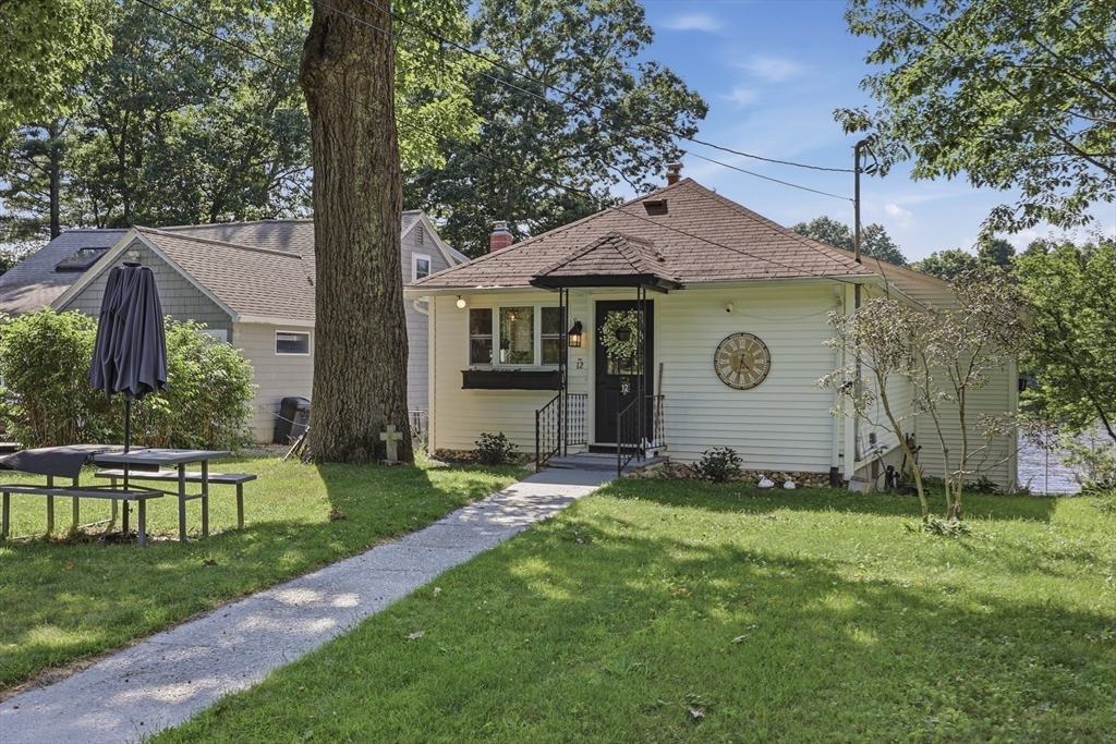 12 Oak Lane Property Photo 6