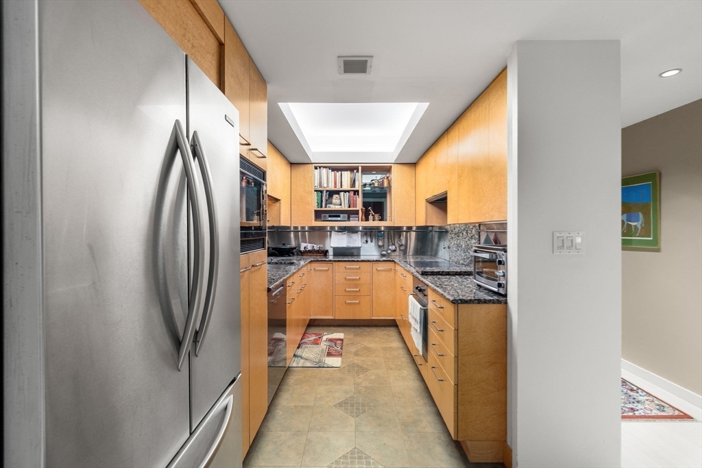 130 Mount Auburn St # 110 Property Photo 11