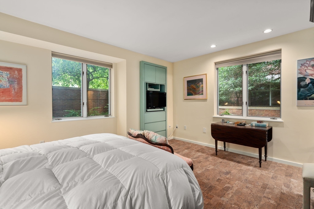 130 Mount Auburn St # 110 Property Photo 16