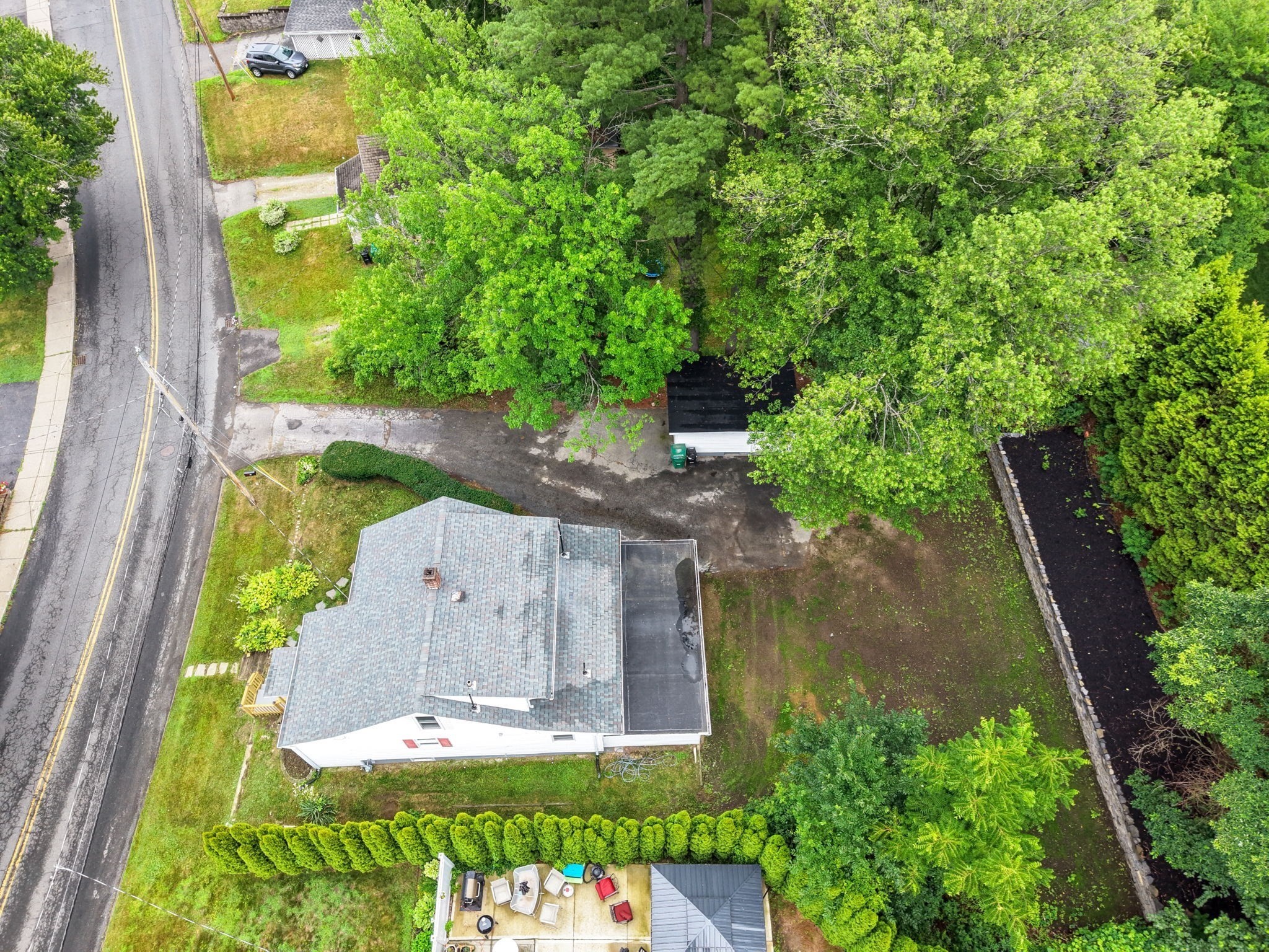 83 Rolf Ave Property Photo 2