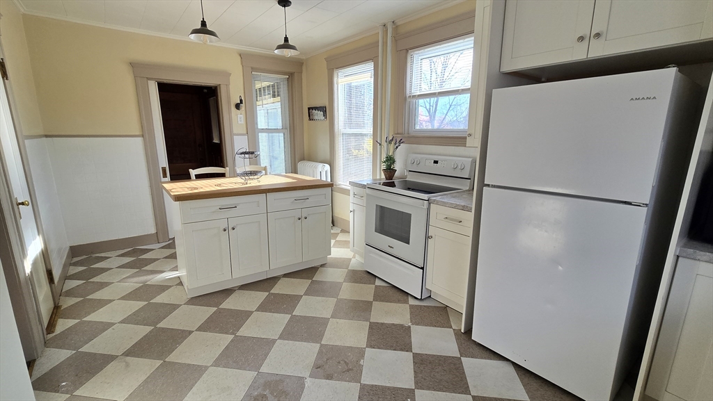 336 Burncoat Street Property Photo 12