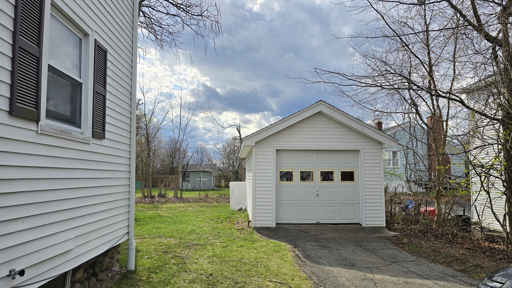 336 Burncoat Street Property Photo 37
