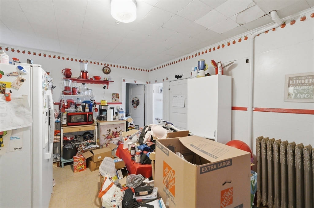 15-17 Alden Ave Property Photo 3