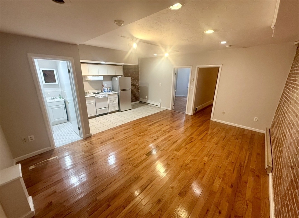 199 Beacon St Property Photo 1