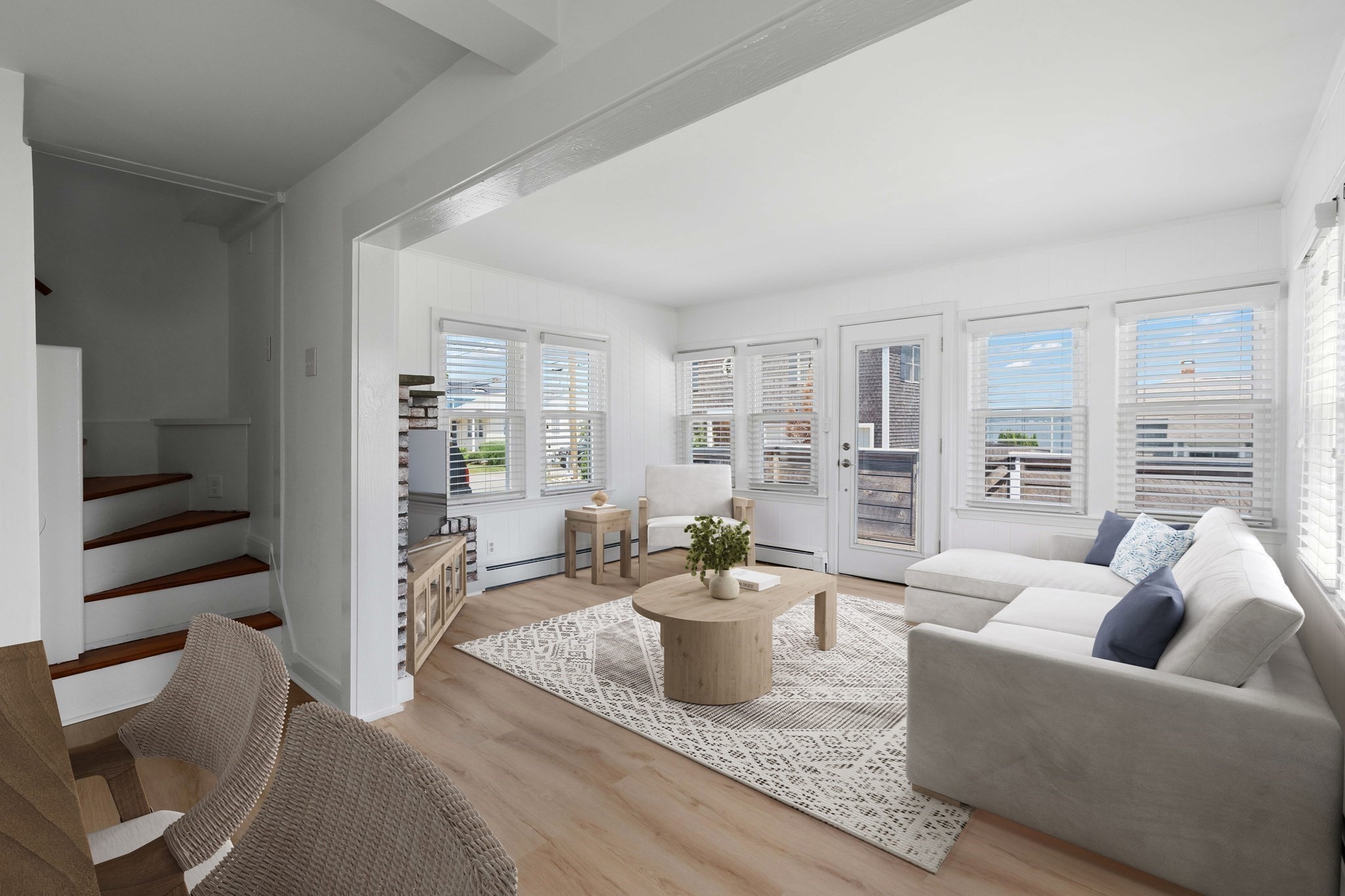 29 Aquidneck Ave Property Photo 4