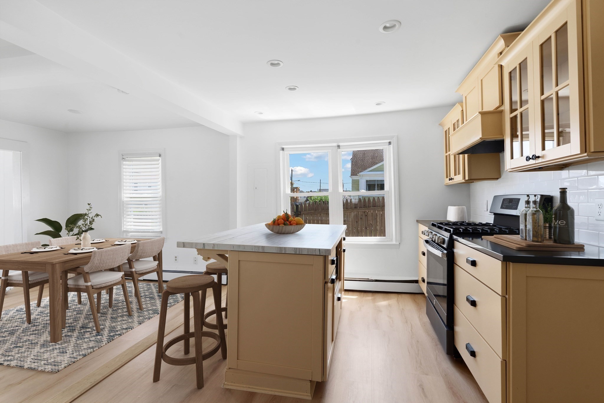 29 Aquidneck Ave Property Photo 8