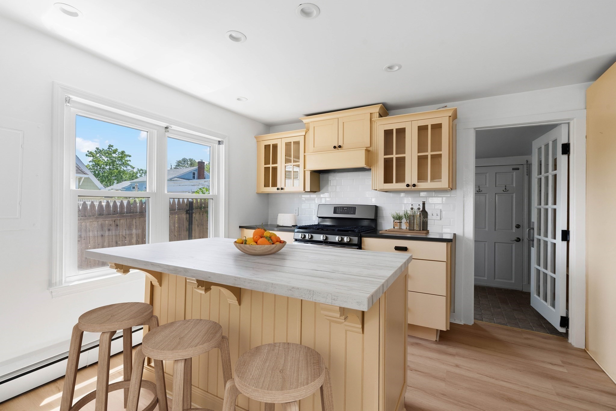 29 Aquidneck Ave Property Photo 10