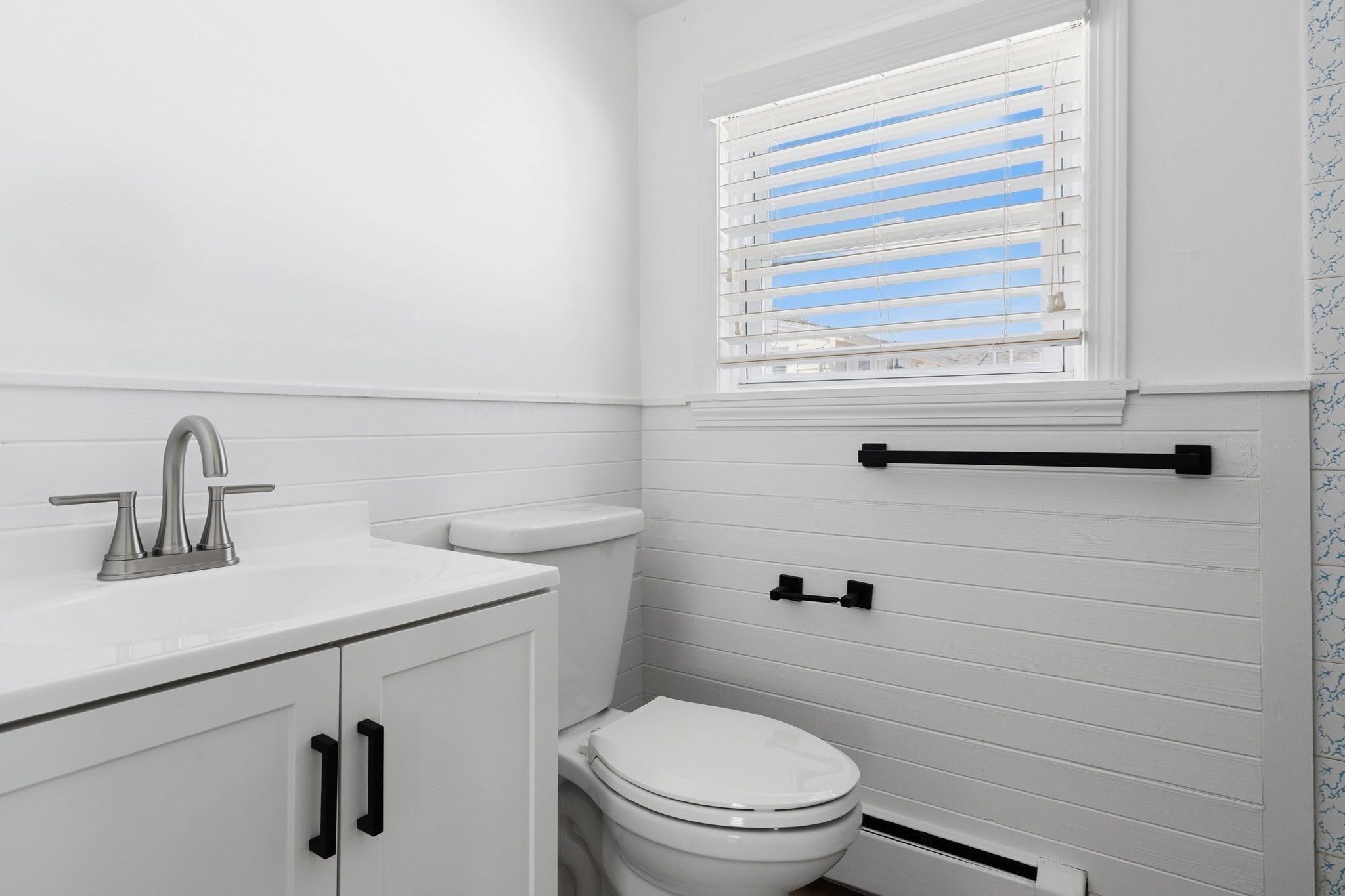 29 Aquidneck Ave Property Photo 13