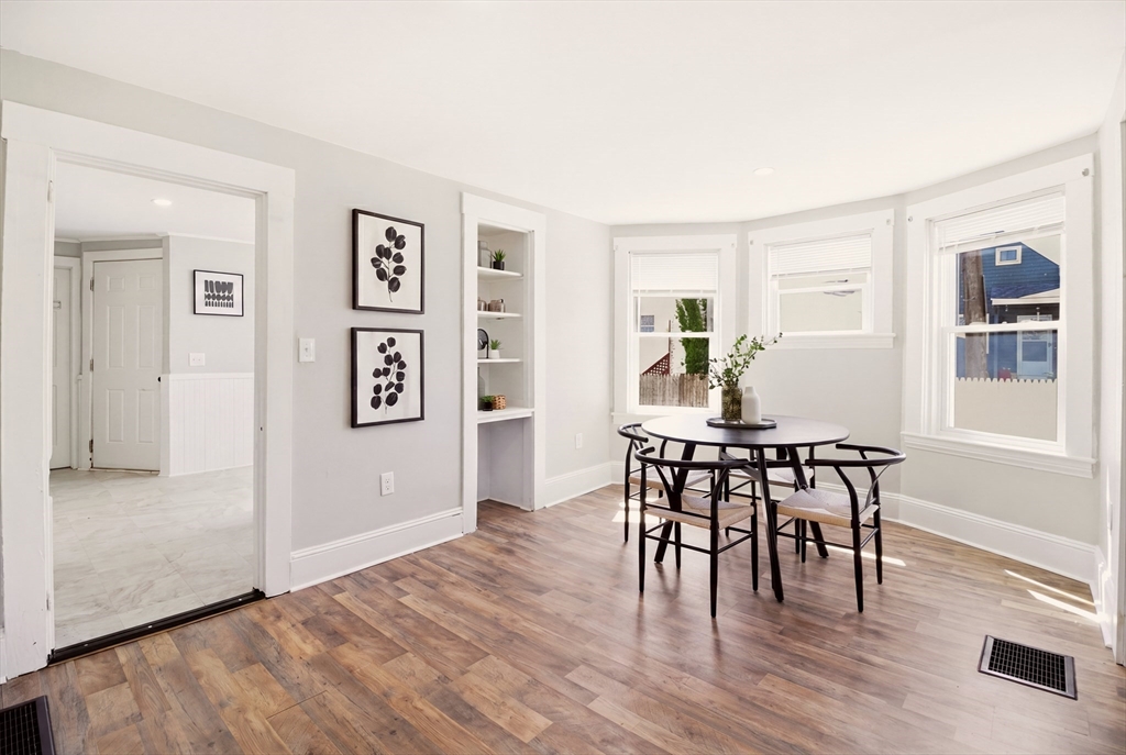 184 Summer St Property Photo 4