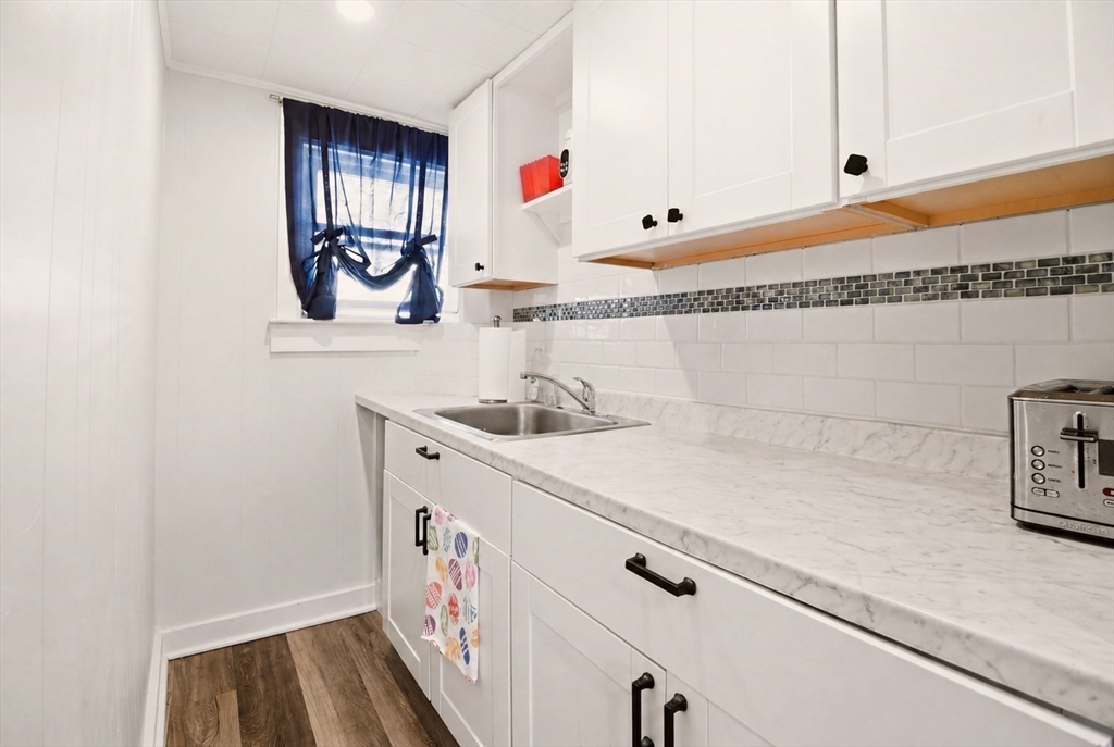 184 Summer St Property Photo 18