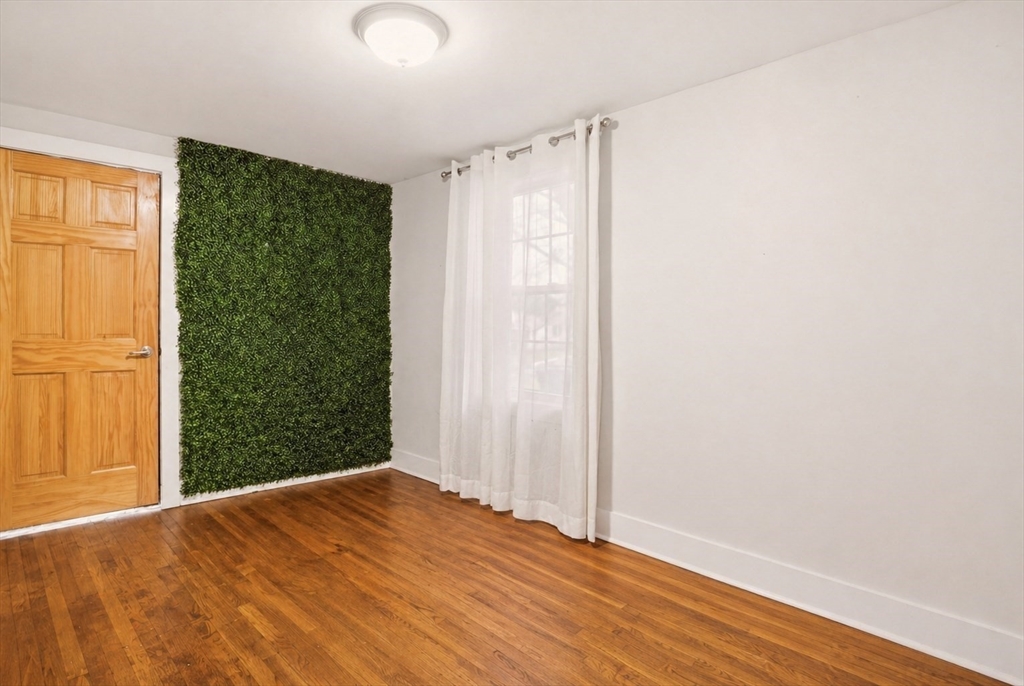 184 Summer St Property Photo 24