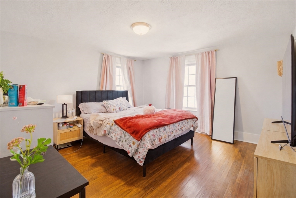 184 Summer St Property Photo 25
