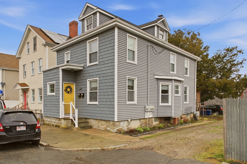 184 Summer St Property Photo 27
