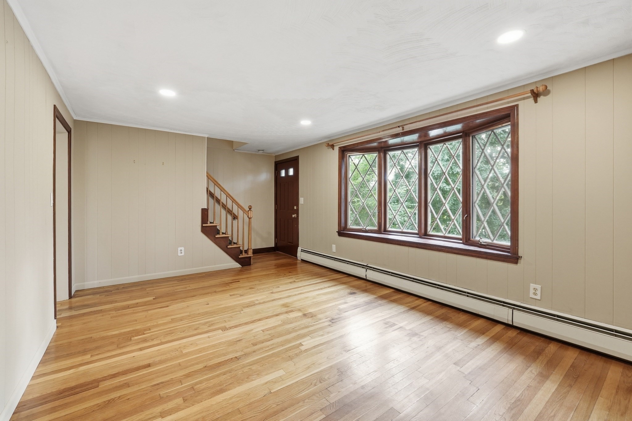 28 Spring Rd Property Photo 3
