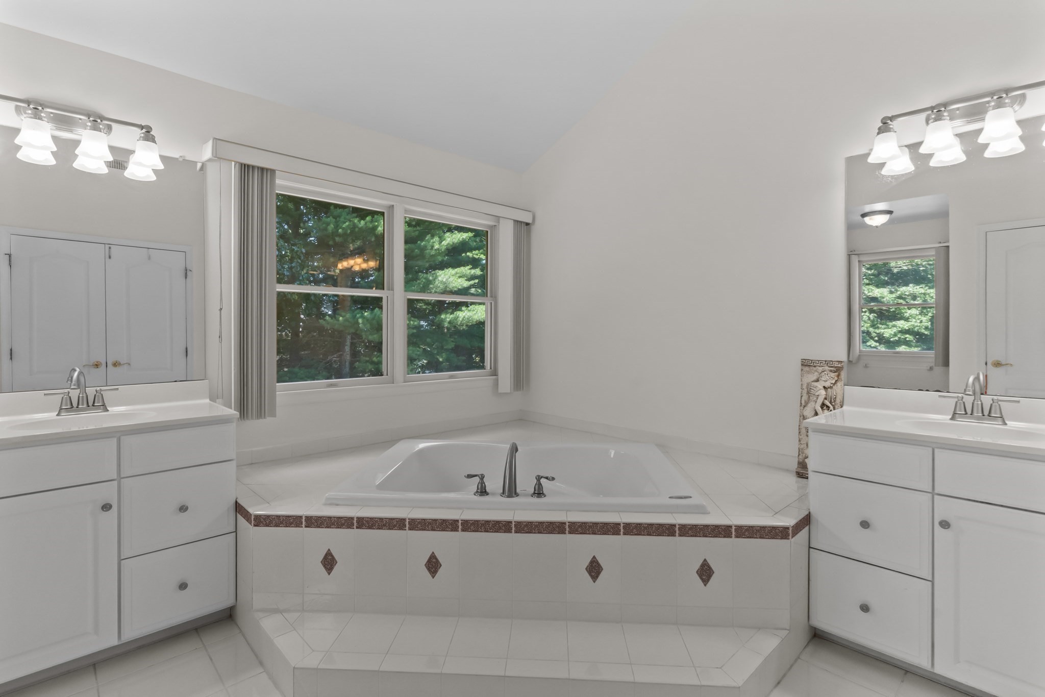10 Hemingway St Property Photo 28