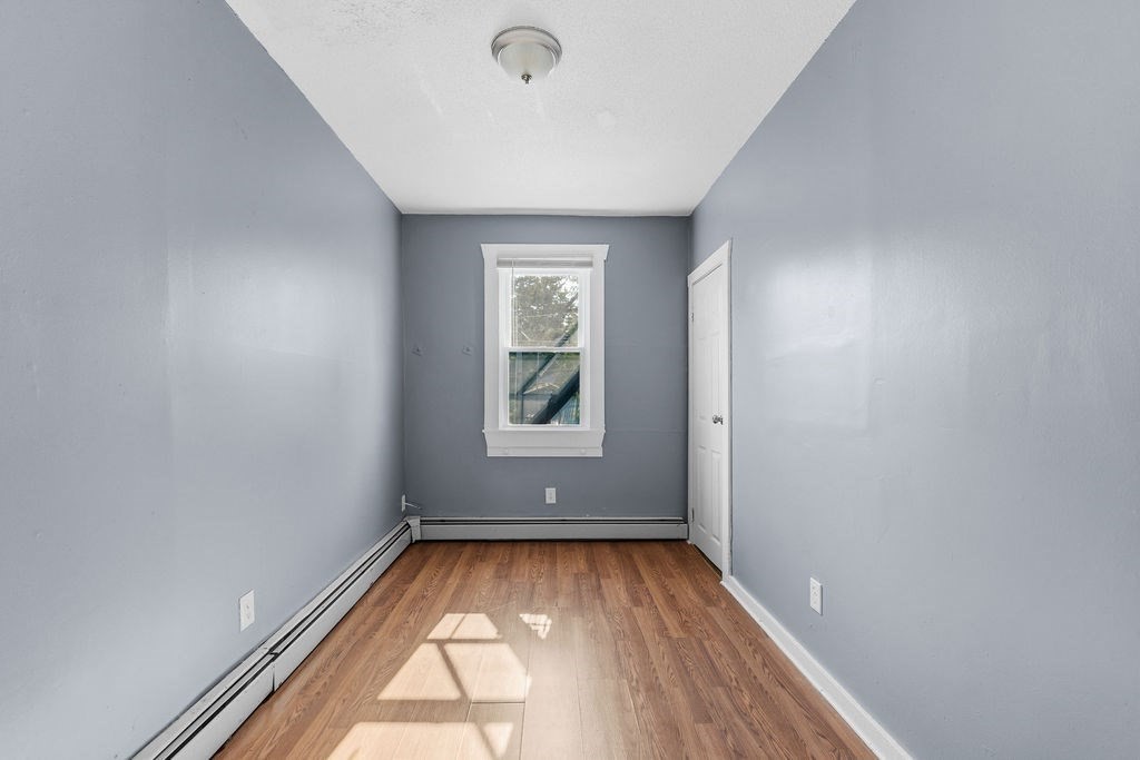 1272 Pleasant St Property Photo 6