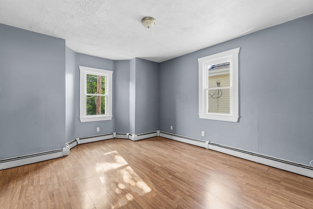 1272 Pleasant St Property Photo 6
