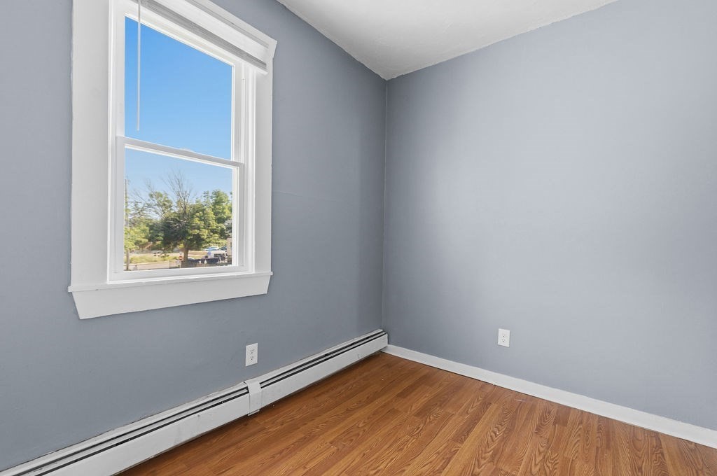 1272 Pleasant St Property Photo 8