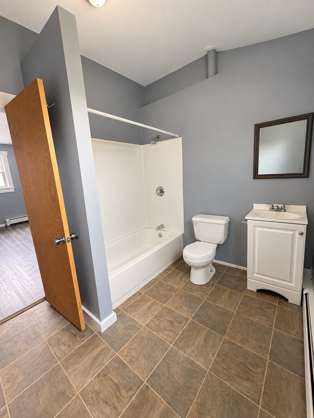 1272 Pleasant St Property Photo 8