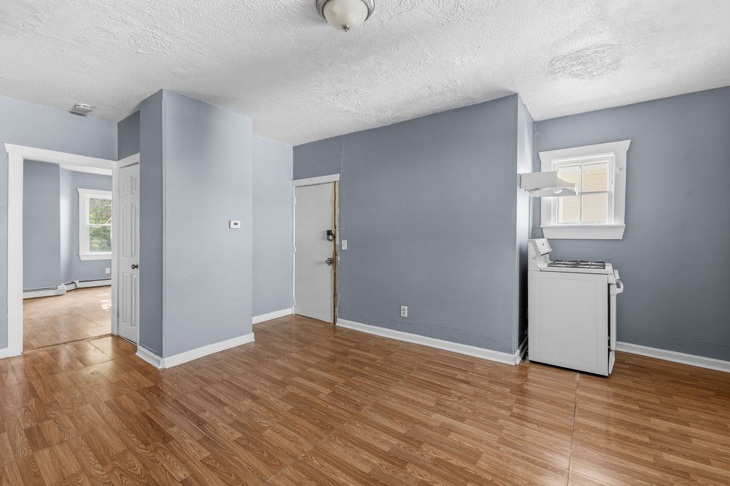 1272 Pleasant St Property Photo 11
