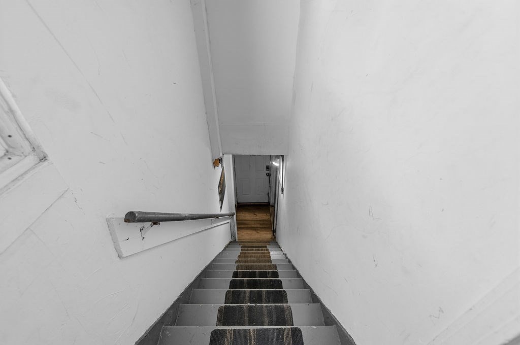 1272 Pleasant St Property Photo 13