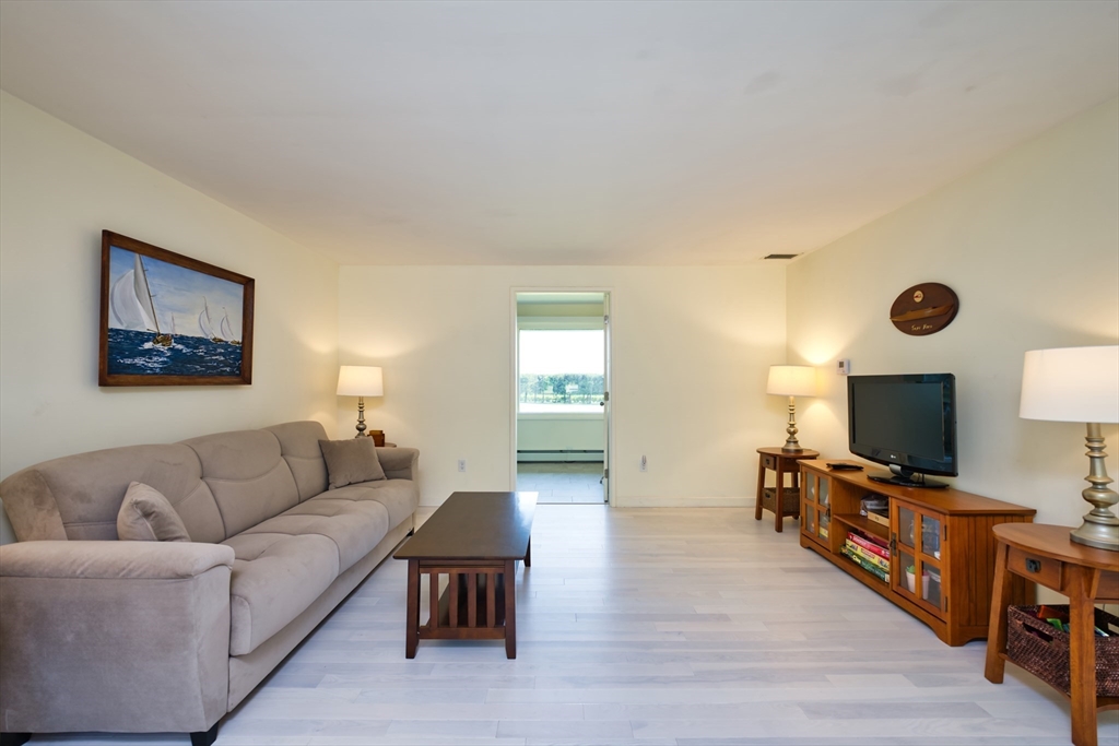 34 North Shore # 3 Property Photo 12