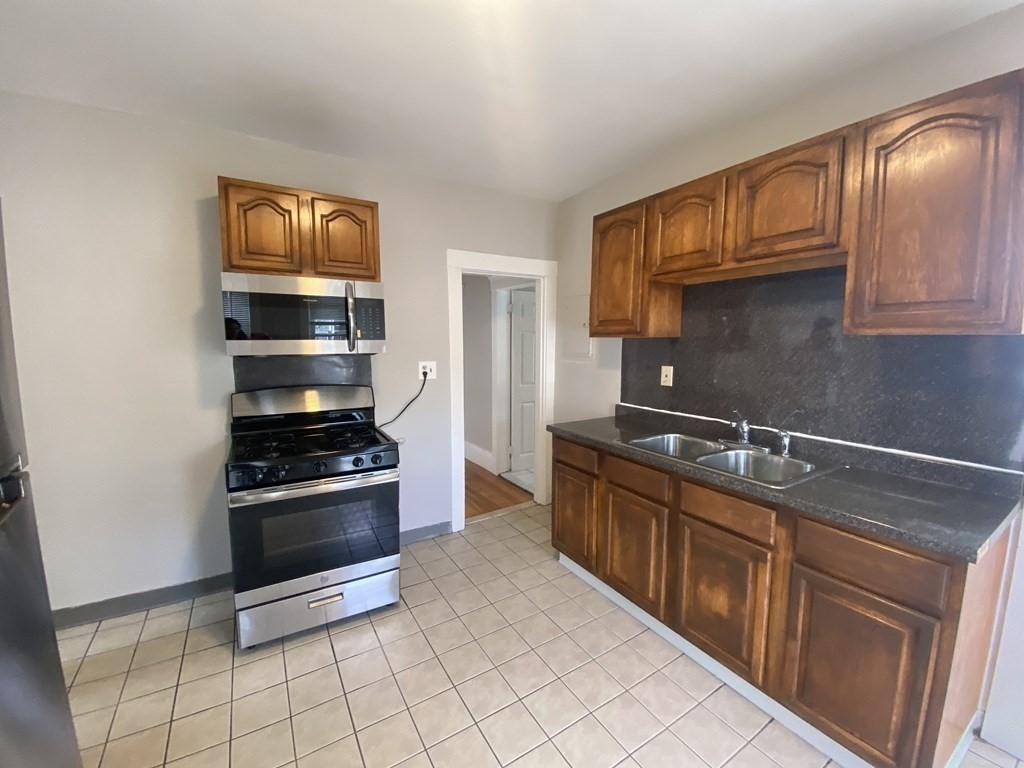 35 Wilcock St Property Photo 5