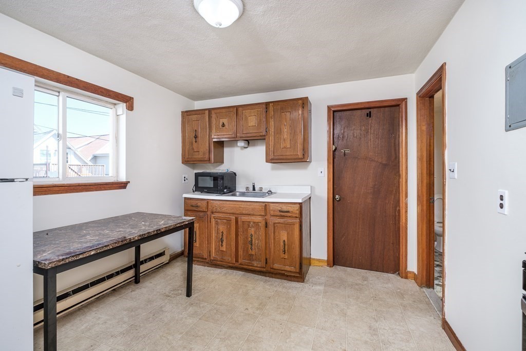 441 Ferry St # 1 Property Photo 3