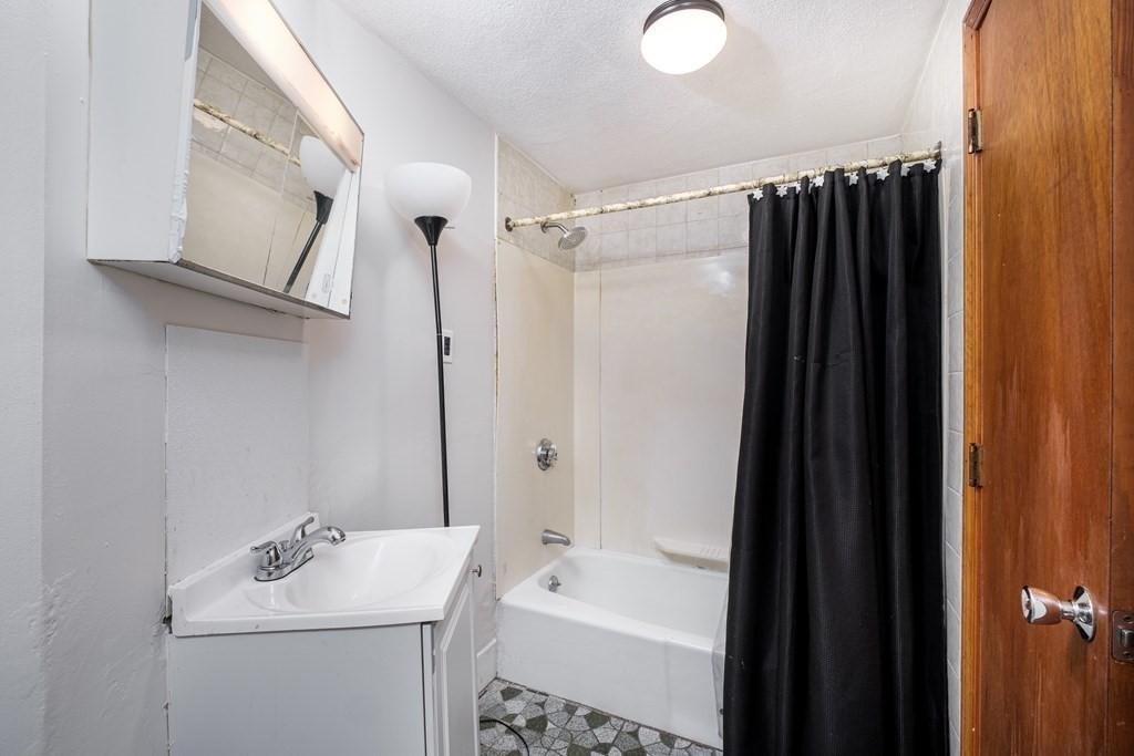 441 Ferry St # 1 Property Photo 6