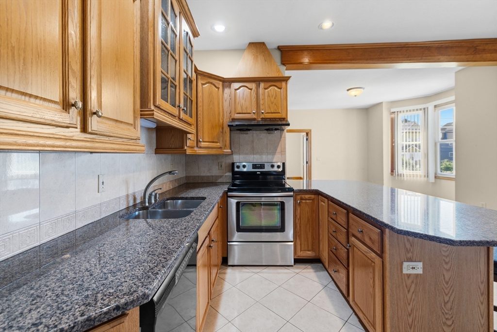 167 Center St Property Photo 8