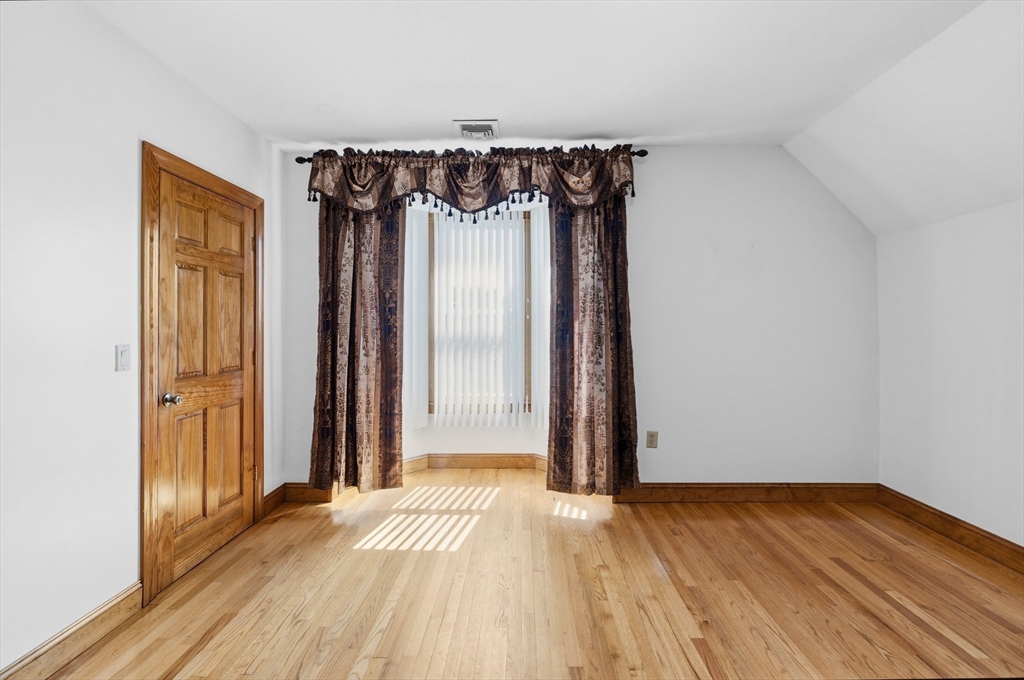167 Center St Property Photo 26